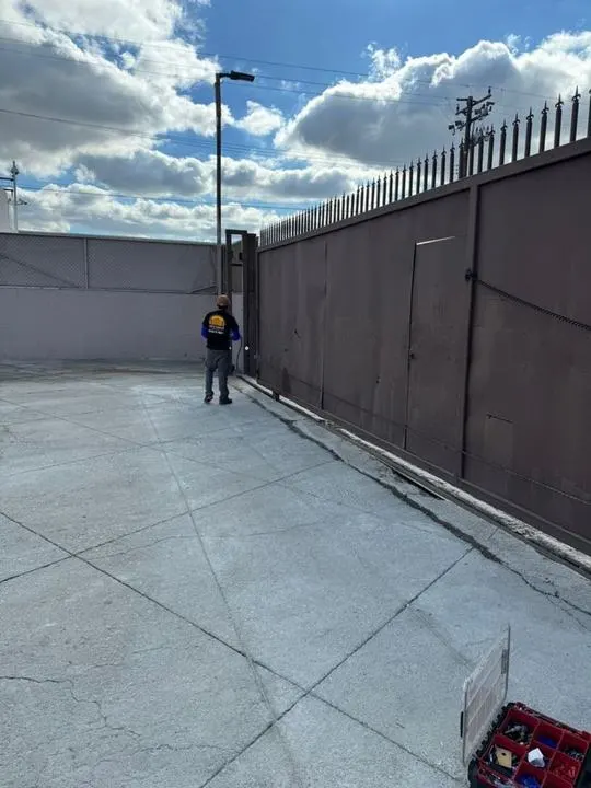 Commercial screened boundary during site work.