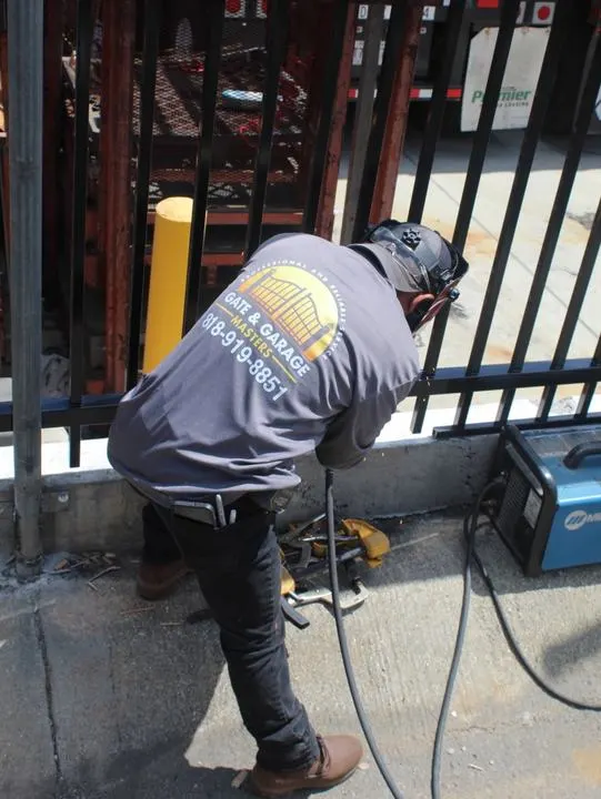 Welding a perimeter section