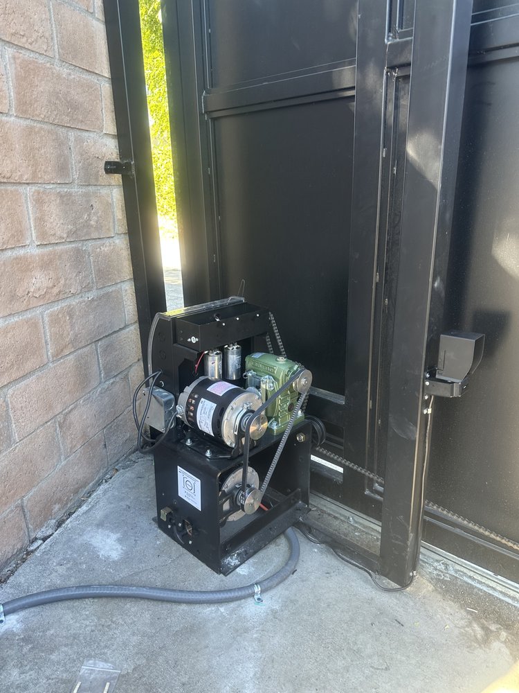 Garage Door Experts in Malibu
